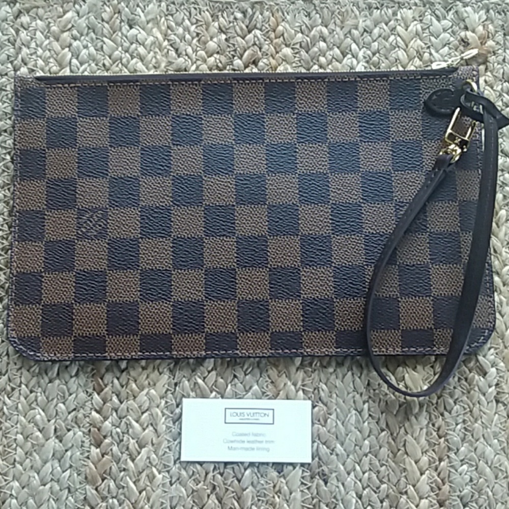 Authentic Louis Vuitton damier Pouch